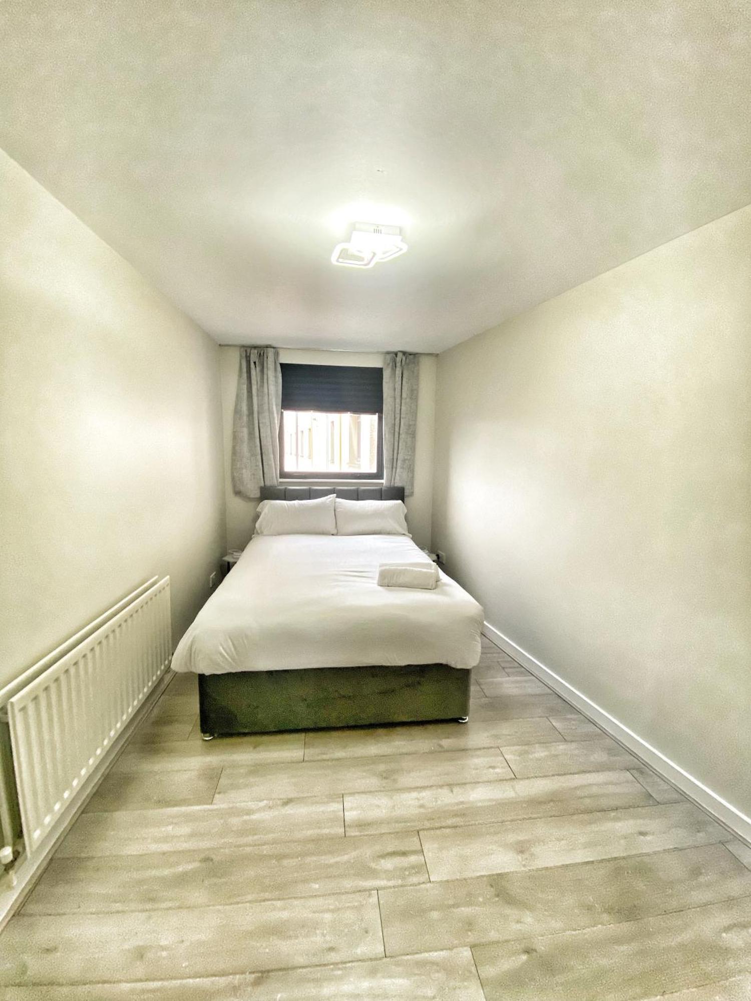 2 Bed City Centre Apt, Free Parking - Albert Clock, Customs House Belfast Exterior foto